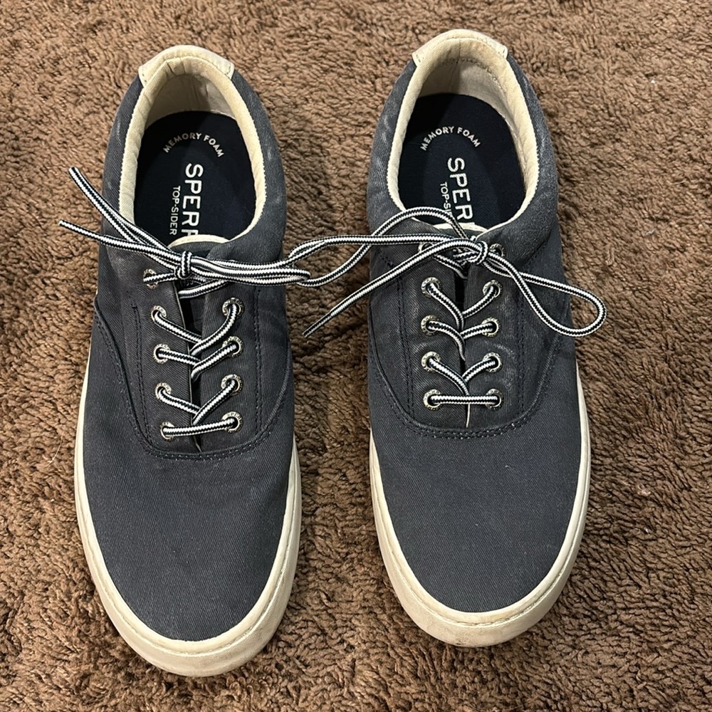 Sherry men’s sneaker